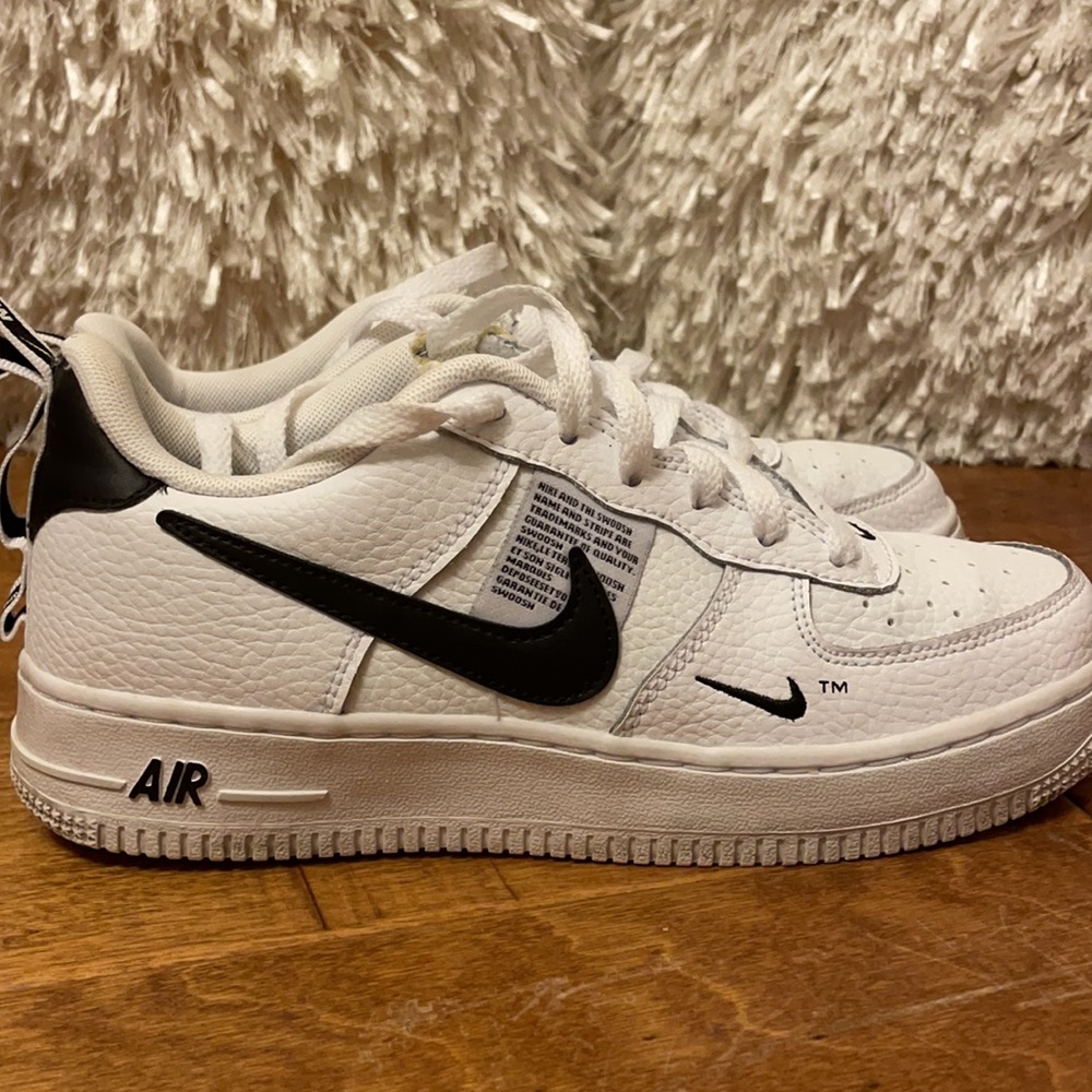 NIKE AIR FORCE 1 LV8 UTILITY